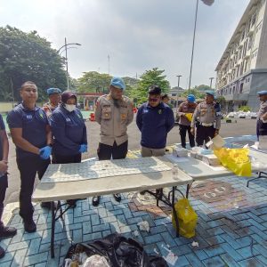 Cegah Pelanggaran, Propam Polda Metro Jaya Gelar Ops Gaktibplin di Polres Metro Jakbar