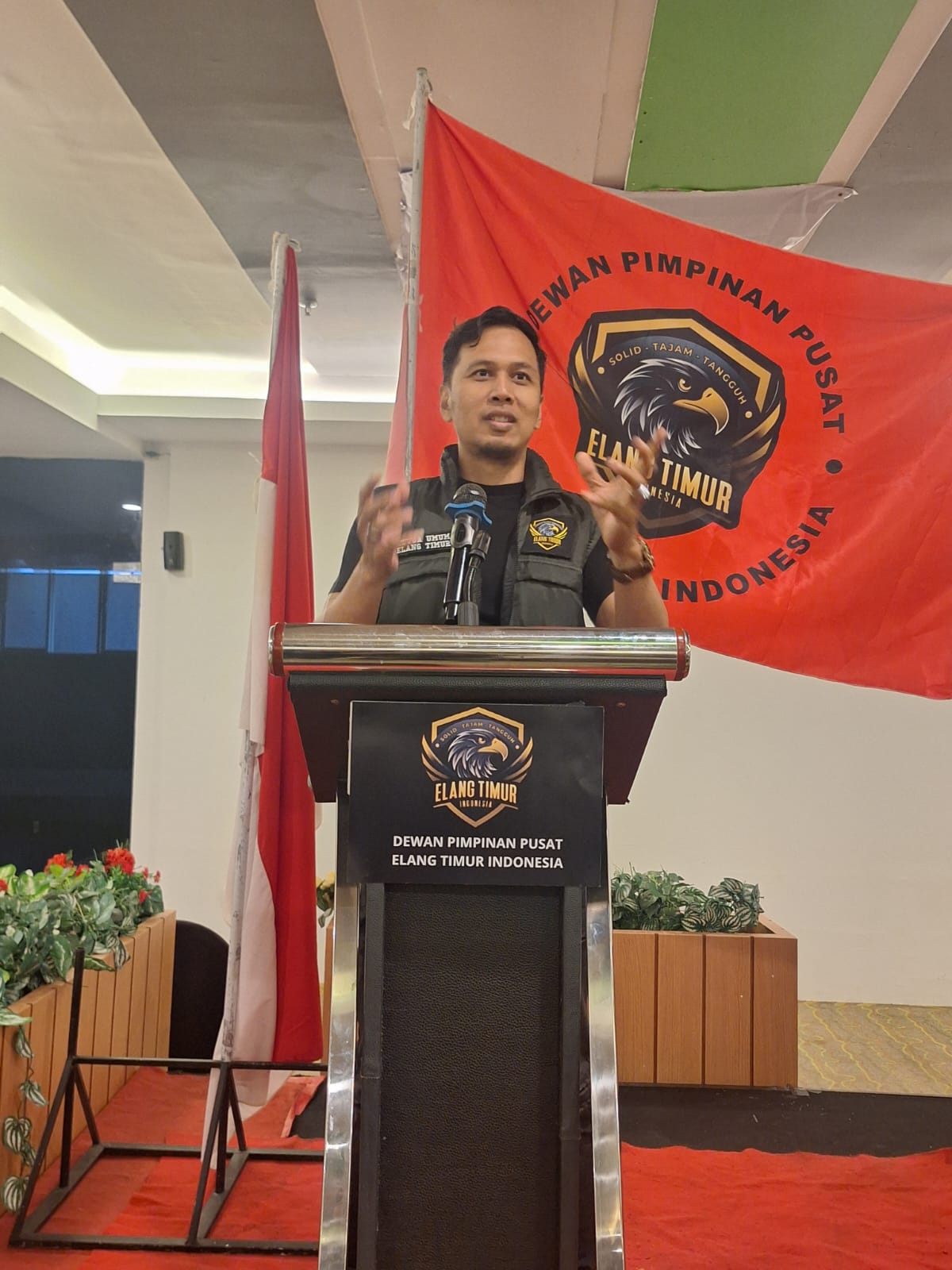 Andi Syahrum Makkuarade Ditunjuk PLT Dirut PDAM Makassar, Ormas Elang Timur Berikan Dukungan