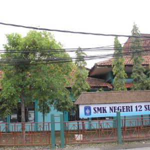 Ketua Komite SMKN 12 Surabaya Ditodong Pistol, MAKI Jatim Ultimatum Kadindik Aries Agung Paewai untuk Bertindak