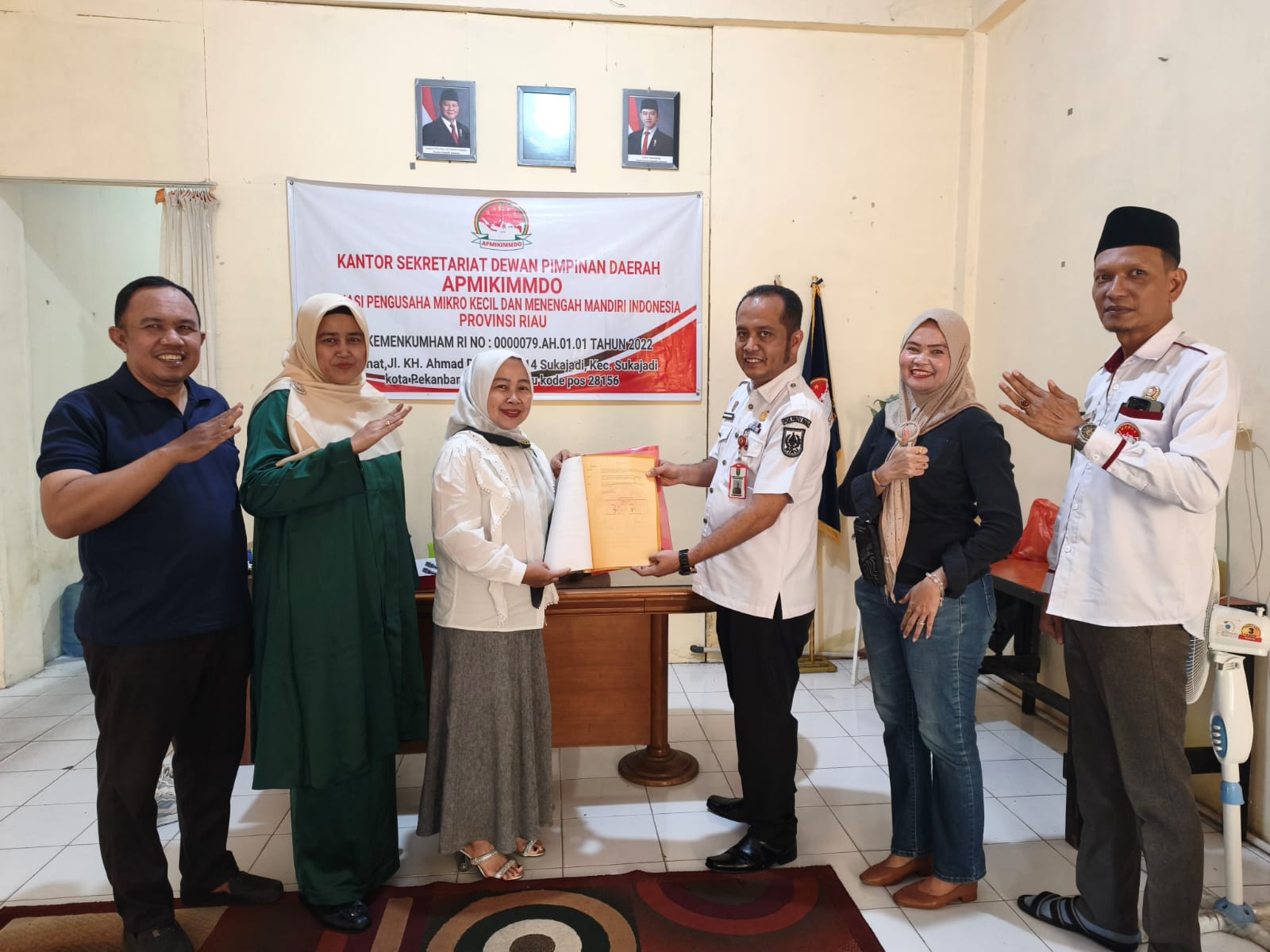 SERAH TERIMA SK DPC APMIKIMMDO PEKANBARU: LANGKAH BARU UMKM MENUJU ERA DIGITAL DAN MANDIRI