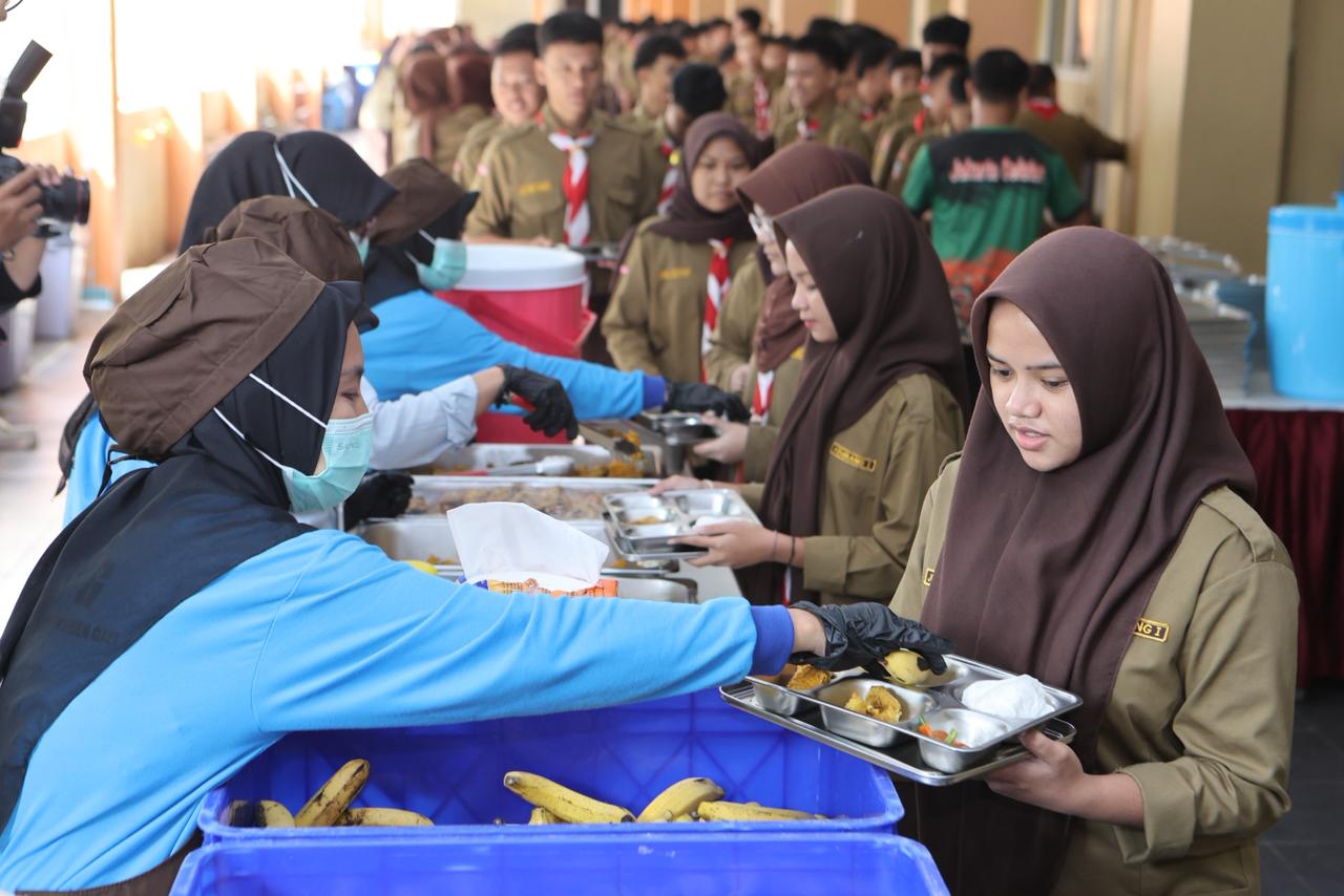 SPPG Pejaten Sajikan MBG Prasmanan Perdana, Kepala Sekolah: Terima Kasih, Ini Sangat Membantu Siswa