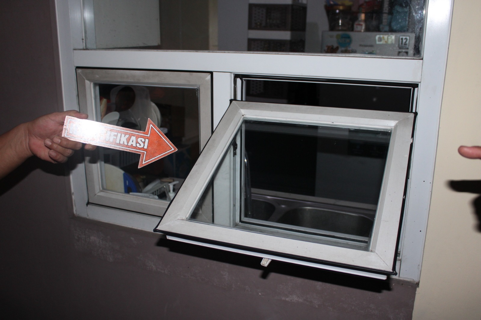 Perempuan Meninggal Dunia Jatuh dari Lantai 4 Rumah Kost di Tanah Abang, Polisi Dalami Keterangan Saksi dan Agen Penyalur