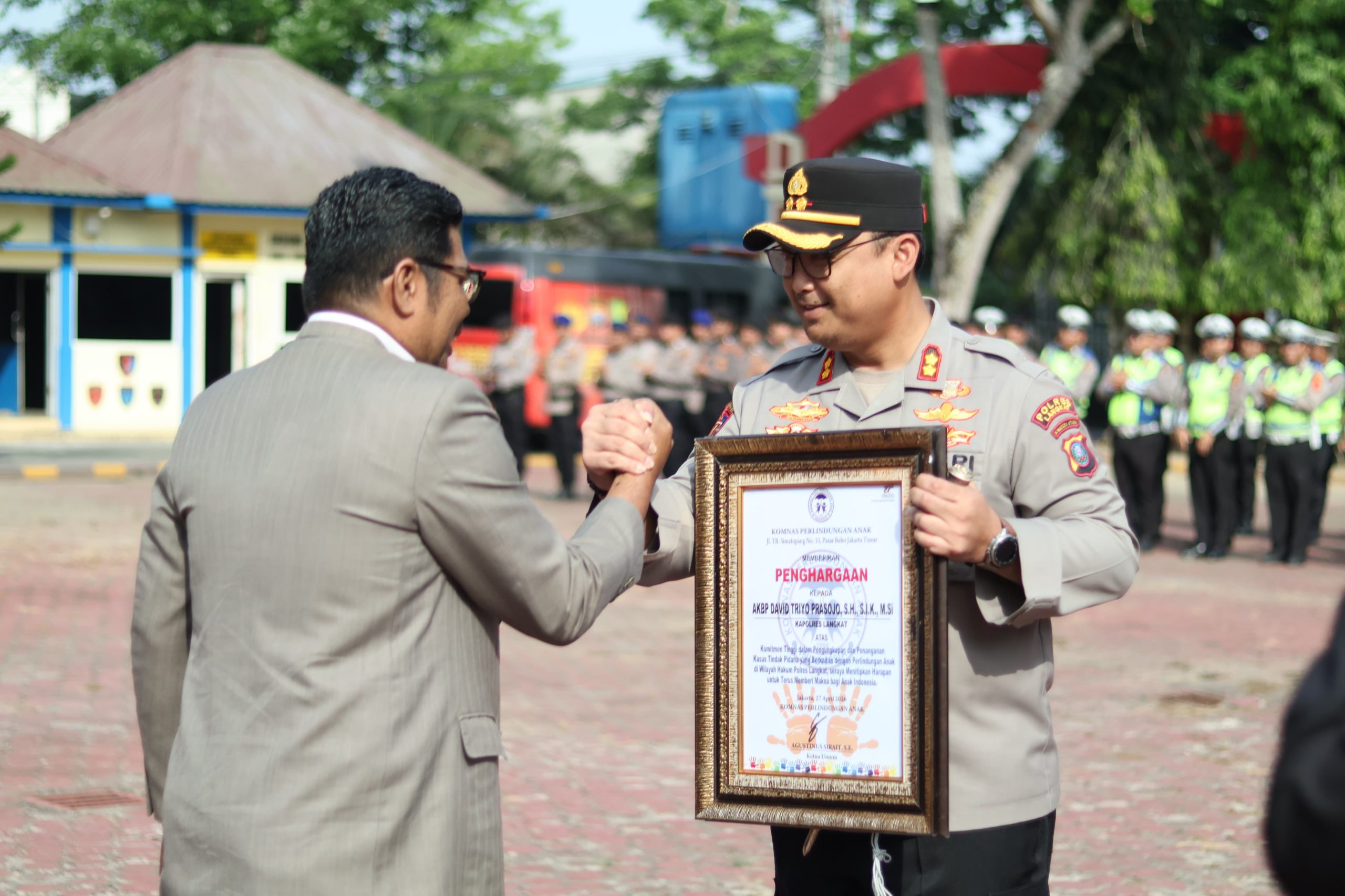 Tangani Kasus Viral Secara Humanis, Polres Langkat Raih Penghargaan Komnas PA