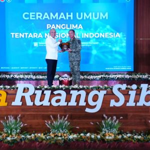 Panglima TNI Terima Penghargaan Adhibhakti Sanapati dan Berikan Ceramah Umum di BSSN