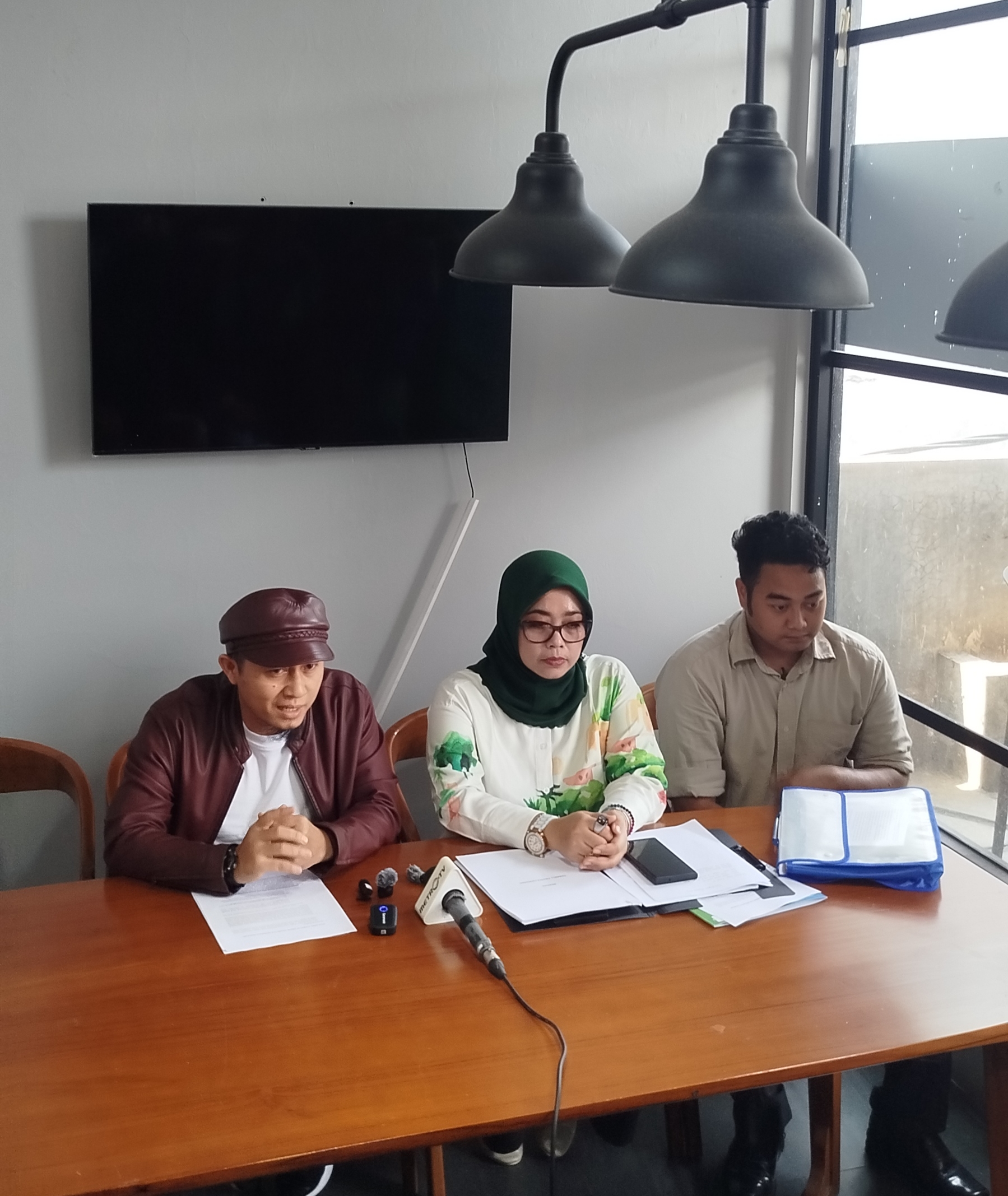 Orang Tua Korban Peluru Nyasar di Gresik Mengadu ke Sejumlah Lembaga, Soroti Sikap Oknum dan Minimnya Respons