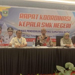 🎓PENDIDIKAN SUMBAR BERGERAK MAJU: RAKOR SMKN DITUTUP, SEMANGAT INOVASI DIBESARKAN