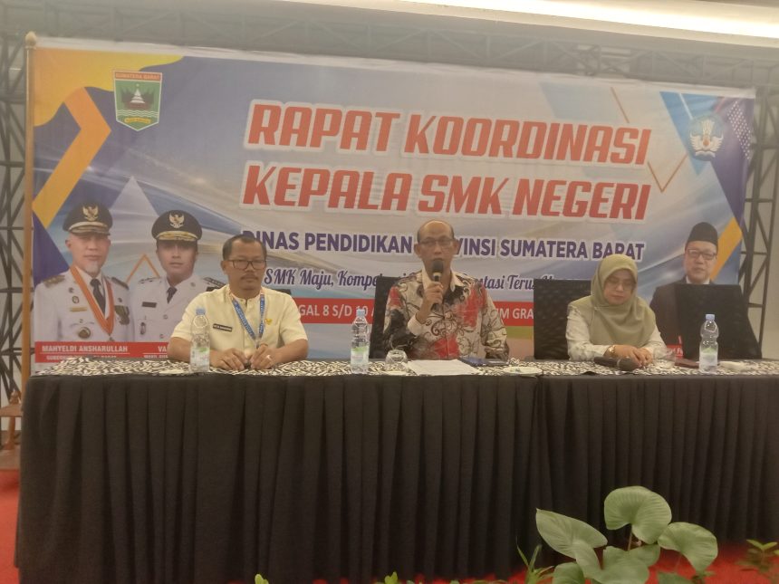 🎓PENDIDIKAN SUMBAR BERGERAK MAJU: RAKOR SMKN DITUTUP, SEMANGAT INOVASI DIBESARKAN