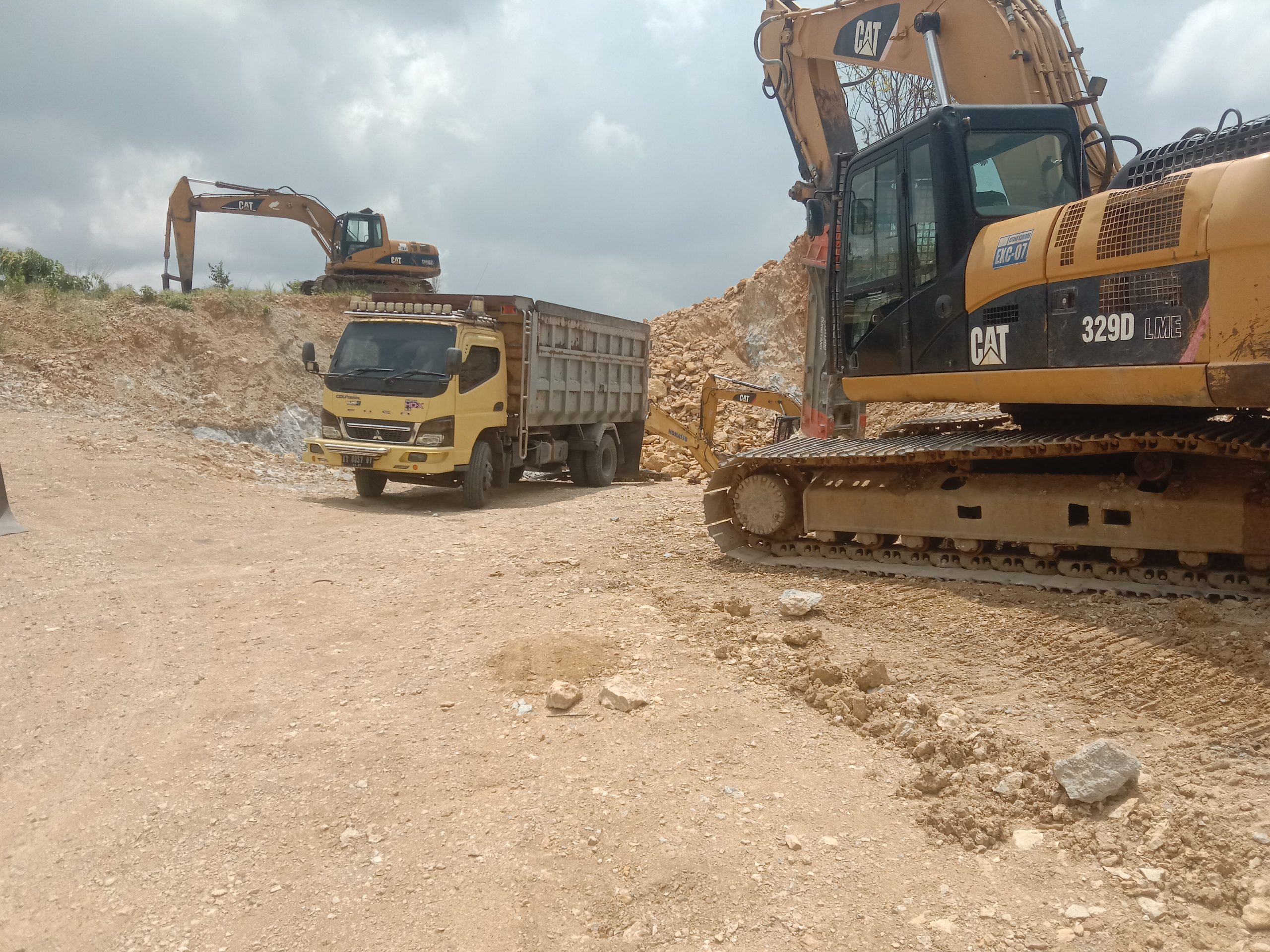 GALIAN C DIDUGA TIDAK BERIZIN BEROPERASI DI DESA DANAU RENDAN DAN DESA SUKA MAJU TELUK PANDAN