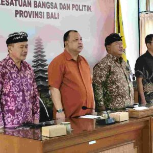 Seminar Pararem P4GN, Kaban Kesbangpol Bali Tekankan Peran Desa Adat Sebagai Benteng Moral