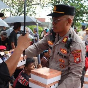 Kapolres Pelabuhan Tanjung Priok, Beri Kejutan May Day, Buruh dan Sopir Deklarasikan Keselamatan Kerja