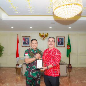 Perkuat Sinergitas di Bumi Raja – Raja, Pangdam XV/Pattimura Laksanakan Kunjungan Kerja ke Polda dan Pemprov Maluku