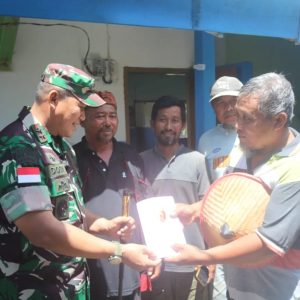Pangdam Pattimura Sambangi Warga Waimili dan Salurkan Bantuan Perbaikan Masjid