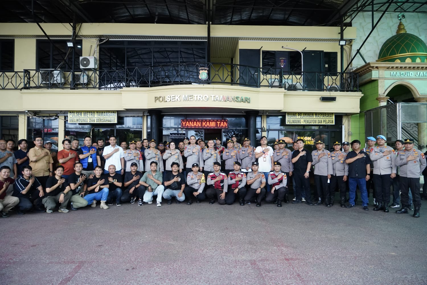 Wakapolres Metro Jakarta Barat Beri Arahan Langsung kepada Personel Polsek Tamansari, Ini Pesannya