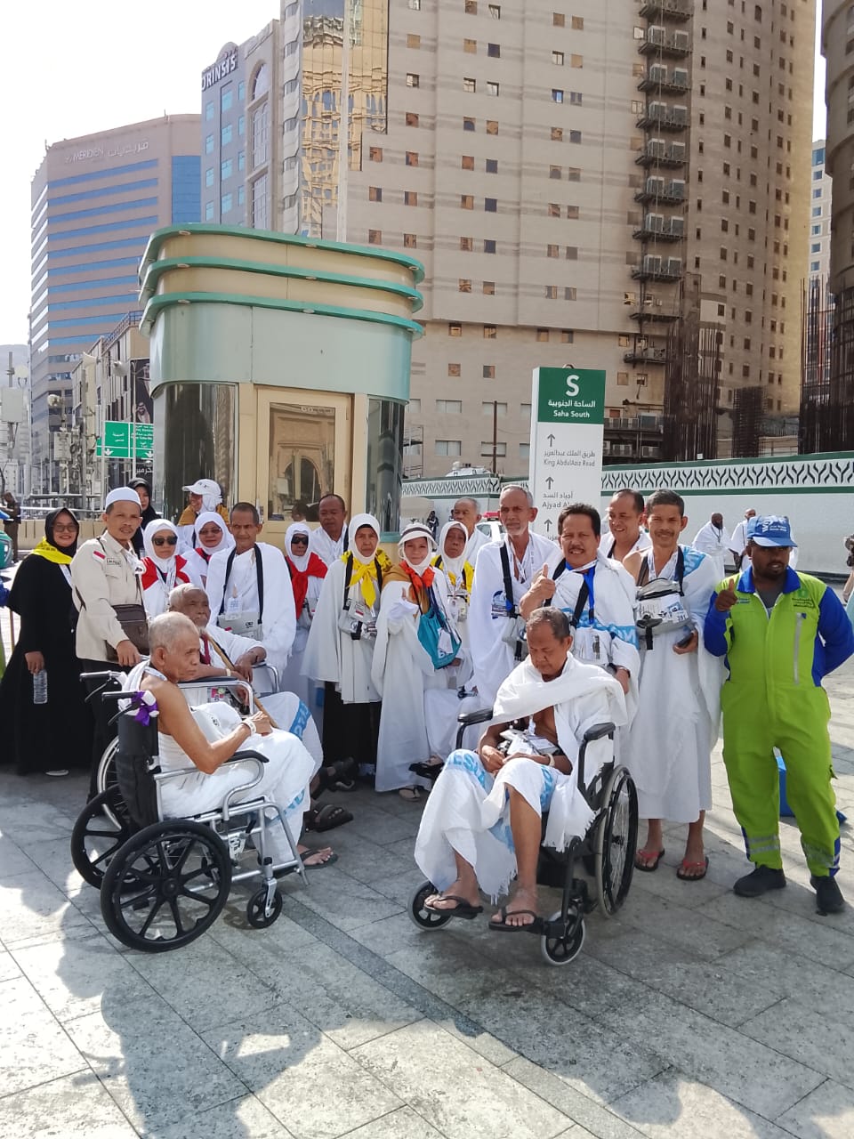 SETELAH UMROH WAJIB, KARU 39 dr H MISRI HASANTO,SH.,M.Kes BANTU PULUHAN JCH YANG BERKEBUTUHAN KHUSUS
