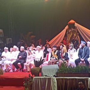 Kegiatan Foto : Kirab Budaya Milangkala Tatar Sunda di Bogor, Dedi Mulyadi Pimpin Arak-arakan dengan Kuda Putih