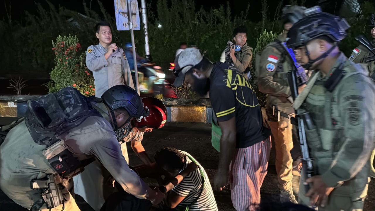 Patroli Gabungan Polres Nabire dan Satgas Damai Cartenz Perkuat Pengamanan Wilayah