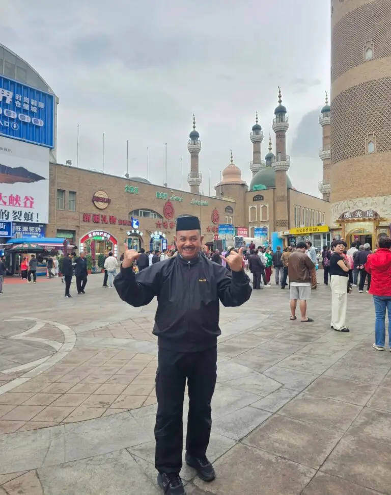✨ JEJAK BUDAYA MINANGKABAU: PROF. FAUZI BAHAR HARMONISASIKAN ADAT DAN SYARAK DI JANTUNG PERADABAN ISLAM TIONGKOK