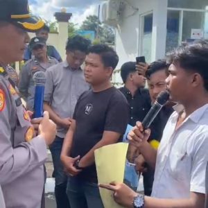 ” Tangkap Aktor Intelektual Mafia BBM Bersubsidi di Paluta “, Puluhan Mahasiswa Geruduk Polres Tapanuli Selatan