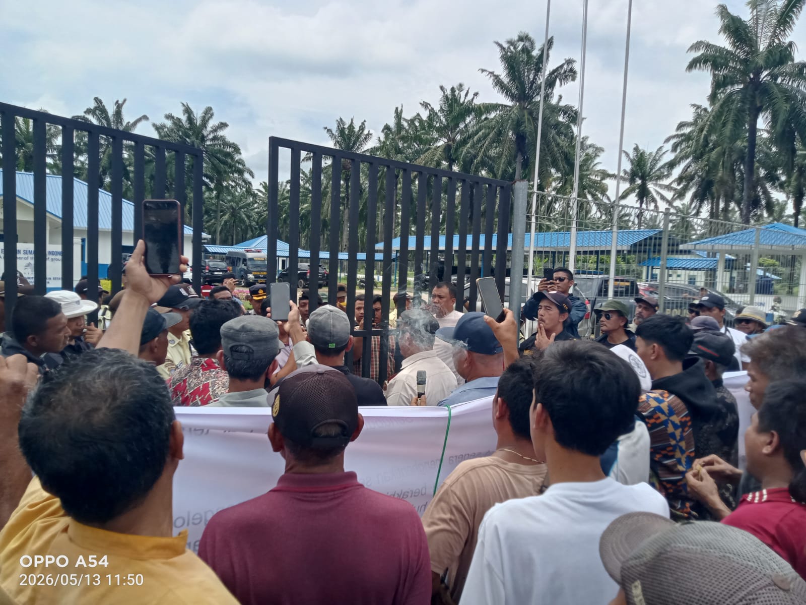 Polres Simalungun Kawal Profesional Unjuk Rasa Jilid II Kelompok Tani Plasma Tunas Malela ke PT Eastern Sumatera Indonesia, Situasi Terkendali