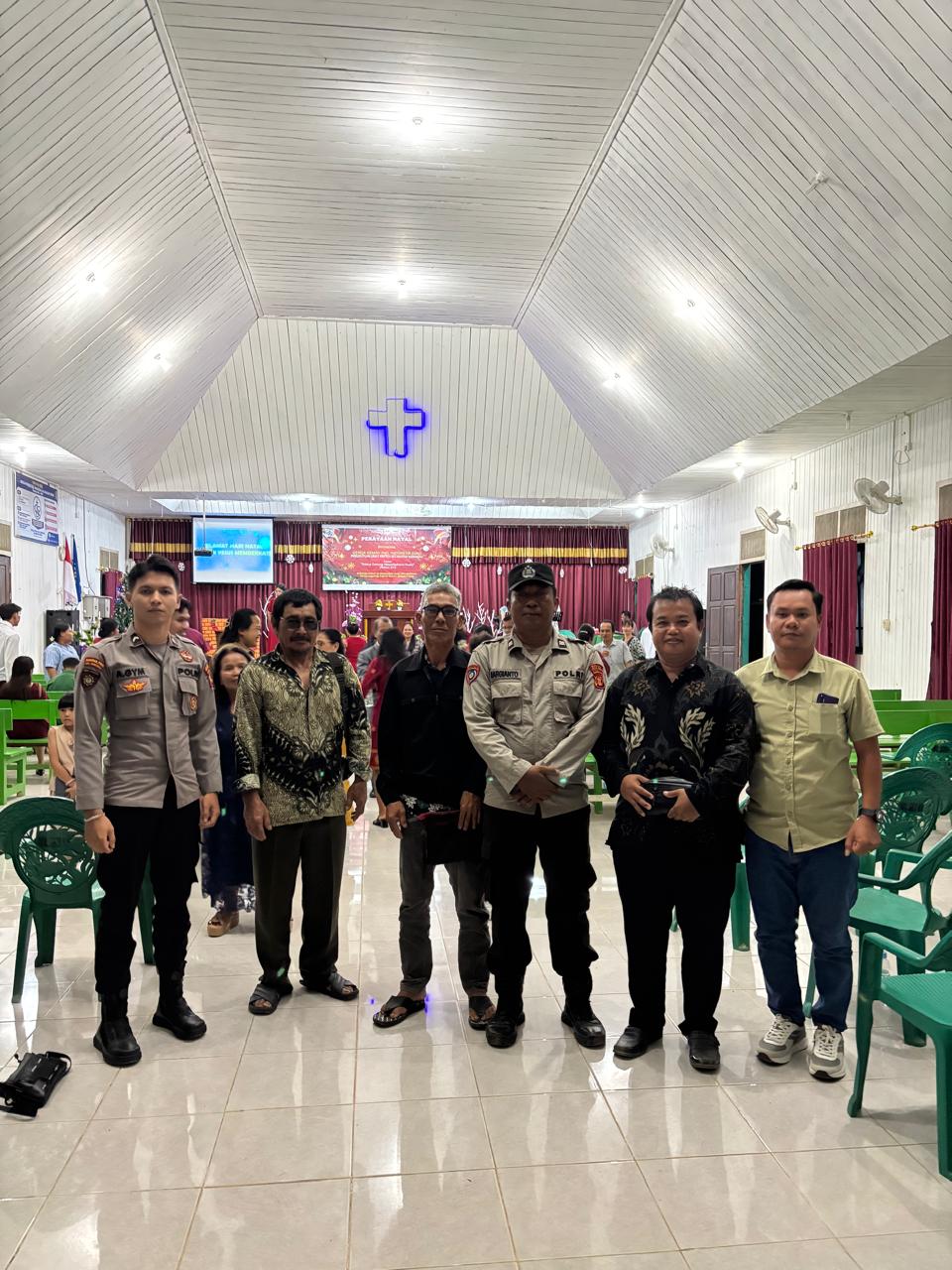 POLRI HADIR BERI RASA AMAN SAAT IBADAH KENAIKAN ISA ALMASIH DI KARANGAN ILIR