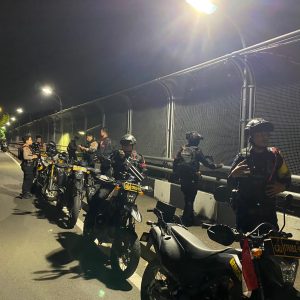 Patroli Brimob dan Perintis Bubarkan Balap Liar di Kawasan Jalan Taman Mini, Sejumlah Remaja Diamankan