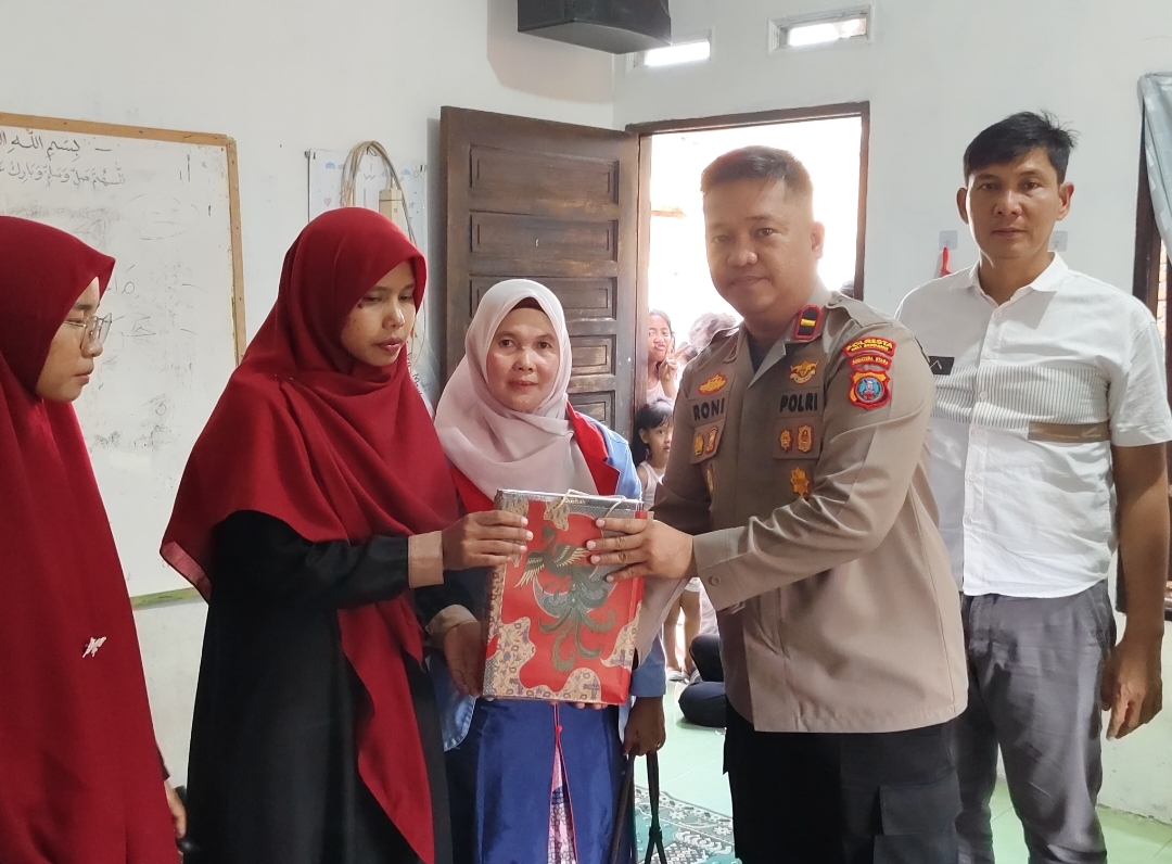 Polresta Deli Serdang Berikan Tali Asih ke Rumah Tahfidz Qur’an Ar – Rahman Atas Keberanian Melawan peredaran Narkoba