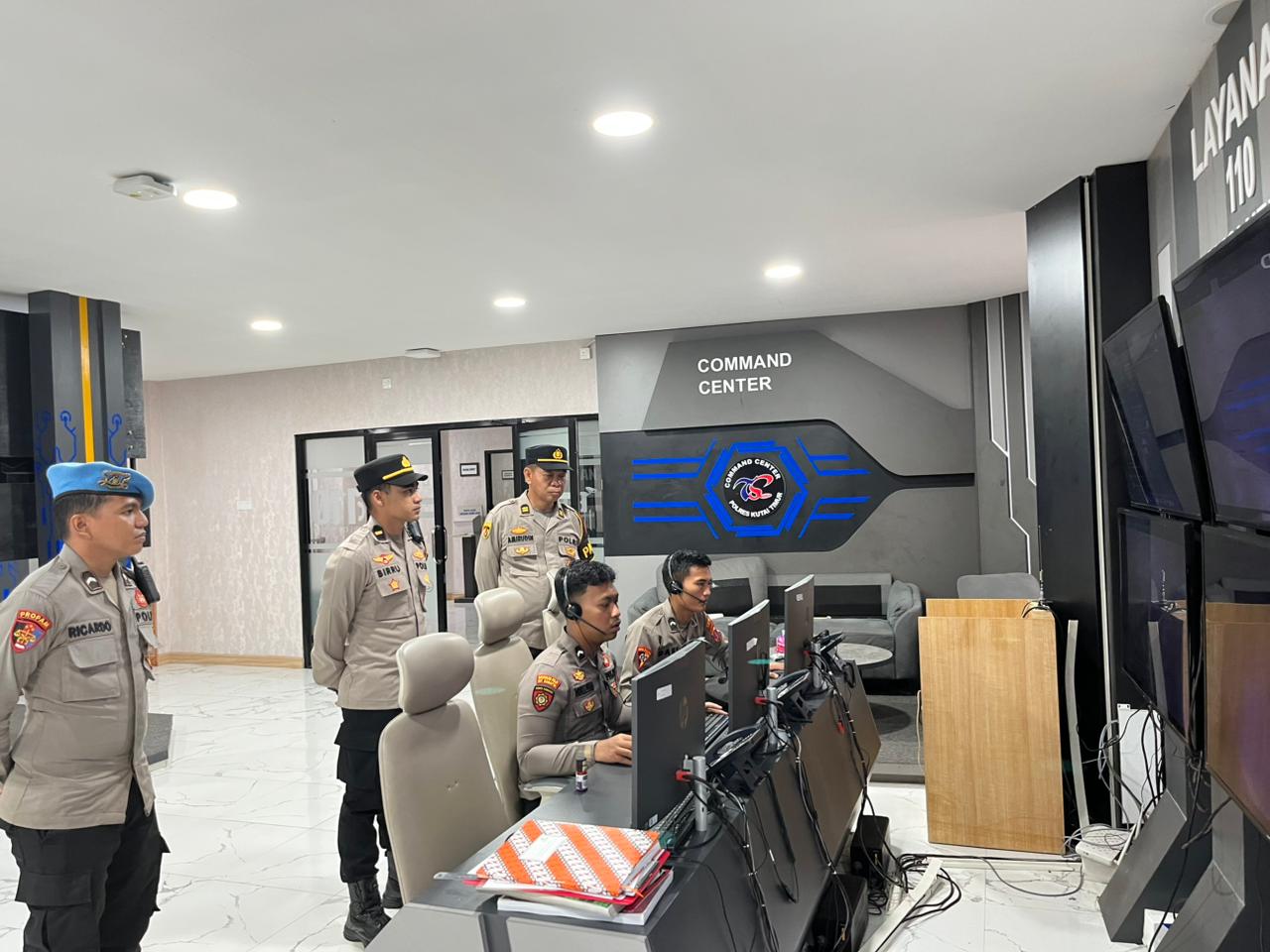 ” PERLU BANTUAN POLISI ? CALL 110 ! ” POLRES KUTIM SIAP HADIR UNTUK MASYARAKAT KAPANPUN DIBUTUHKAN