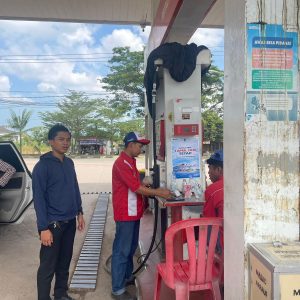 MASYARAKAT DIMINTA TAK TERPANCING PANIC BUYING, POLSEK SANGATTA UTARA PASTIKAN STOK BBM AMAN