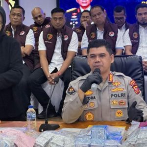 Polda Jabar Bongkar Peredaran 1 Kg Sabu di Cibaduyut, Pelaku Ditangkap Saat Ambil Paket