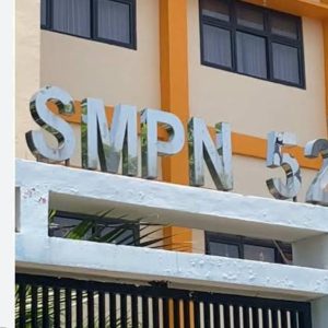 Sikap tertutup Bendahara BOS SMPN 52 Surabaya tuai sorotan,nomor wartawan diduga diblokir.
