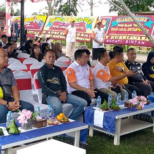 Prajurit Lanal Bintan Ikuti Tracking Gunung Bintan Dalam Rangka HUT ORARI Ke-4