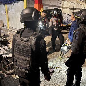 Patroli Brimob PMJ Gagalkan Dugaan Pencurian Kabel di Pademangan, Tiga Pemuda Diamankan
