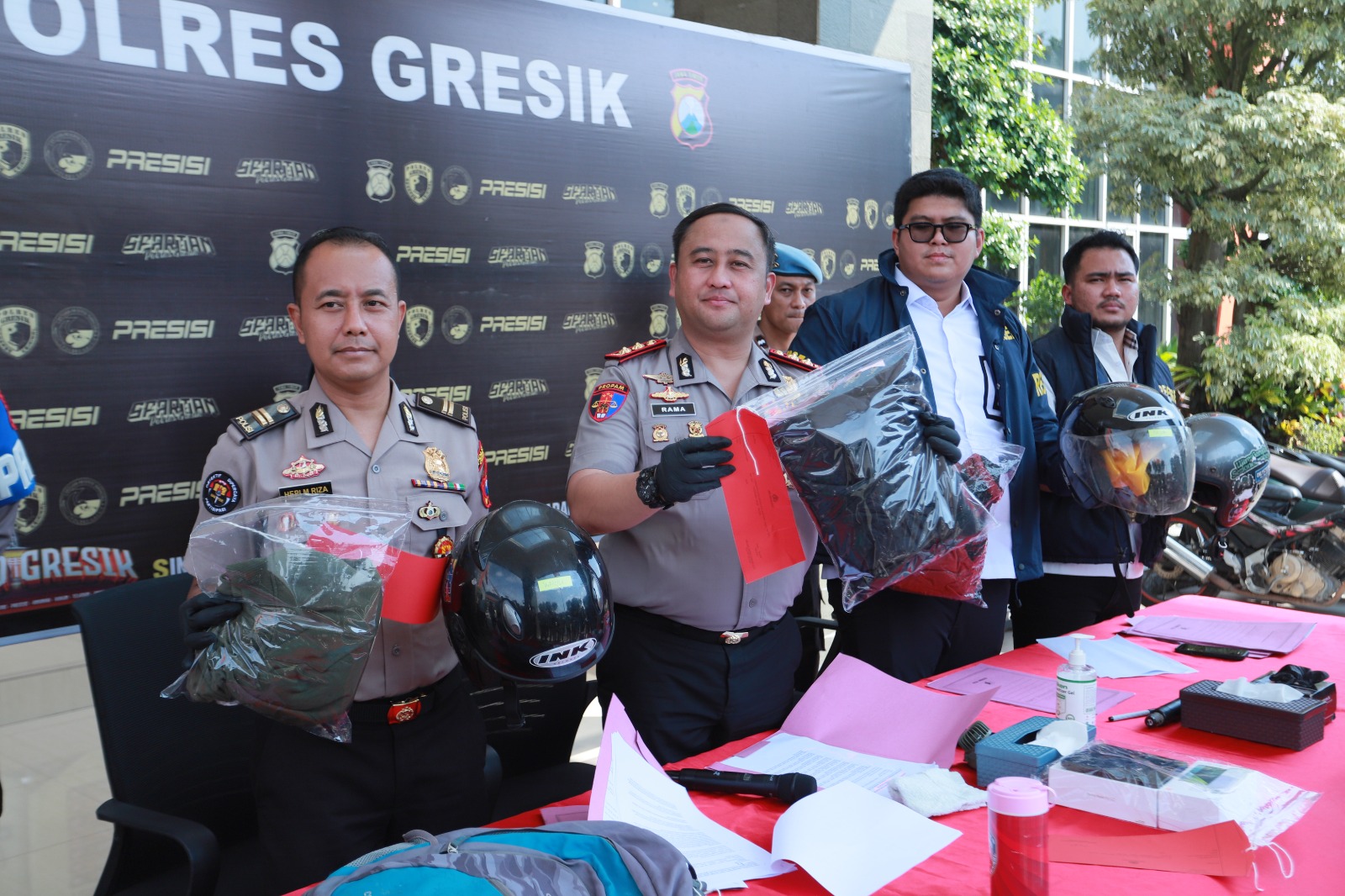 Kapolres Gresik Ungkap Lima Kasus Kejahatan, Korban Bersyukur Motor dan Barang Berharga Kembali