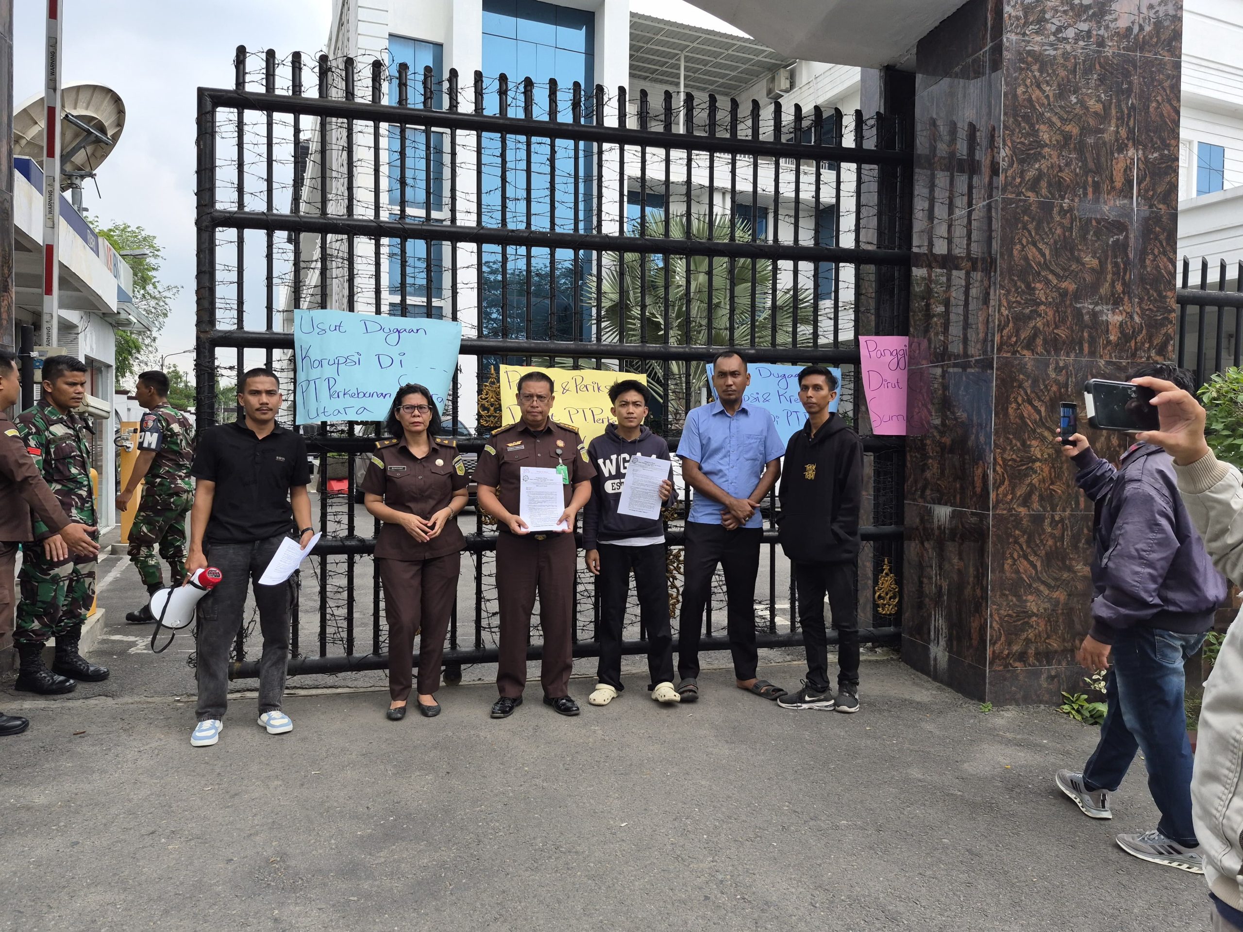 Geger Skandal Keuangan Sumatera Utara : Mahasiswa Geruduk Kejati Sumut Tuntut Penuntasan Mega Korupsi Ratusan Miliar!