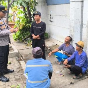 Polisi Ajak Pekerja TKBM Pelabuhan Tanjung Priok Jaga Kamtibmas dan Utamakan Keselamatan Kerja