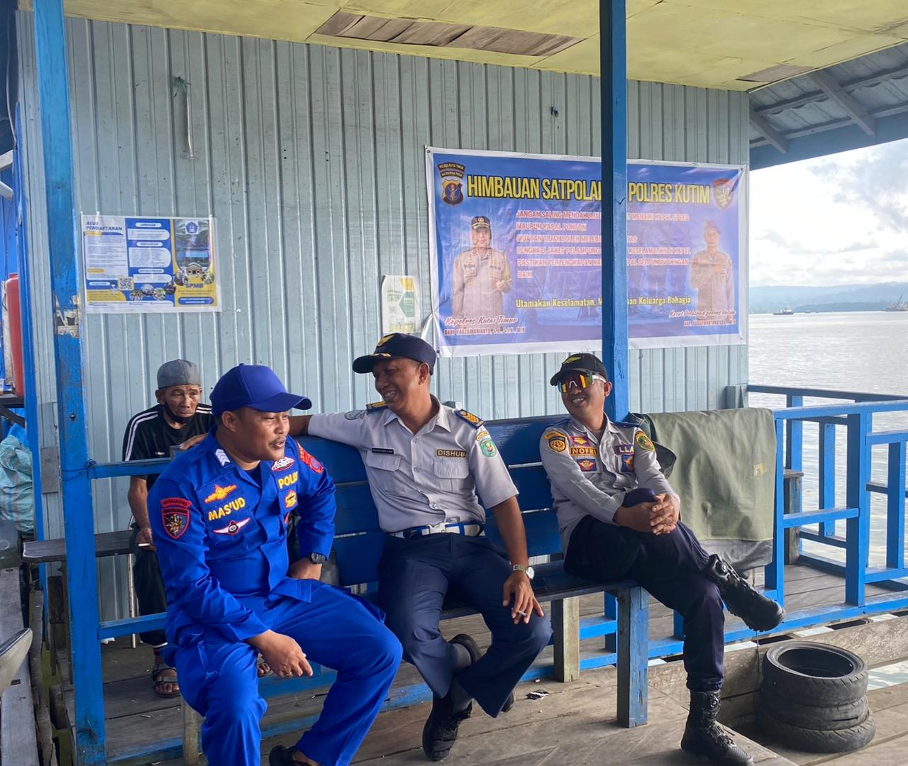 Satpolairud Polres Kutim Intensifkan Patroli Perairan Sangkulirang, Tekankan Keselamatan Dan Kelengkapan Dokumen Kapal