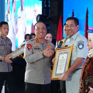 Polri Beri Penghargaan kepada Kementerian dan Lembaga Pendukung Operasi Ketupat 2026, Perkuat Sinergi untuk Keselamatan Masyarakat