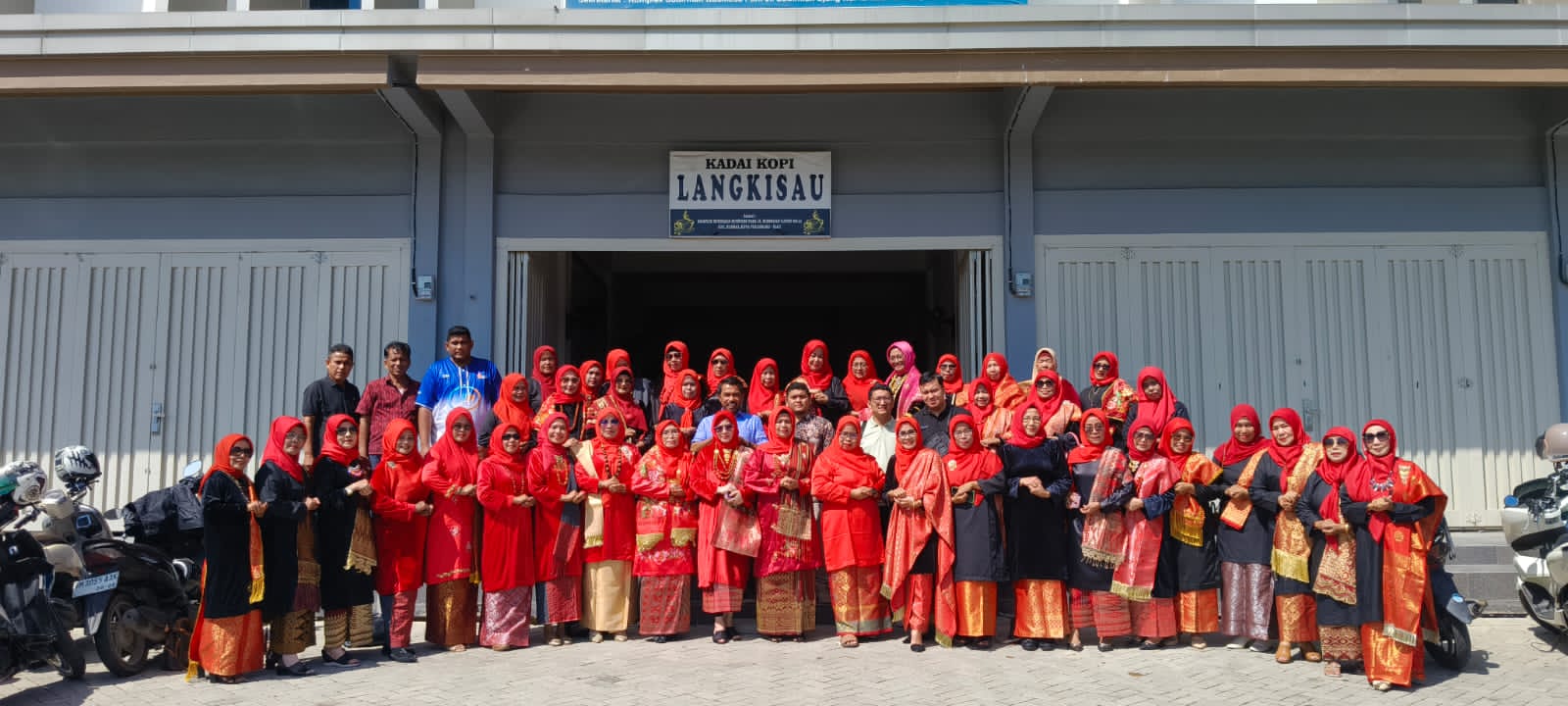 Bundo Kanduang IKM Kota Pekanbaru Matangkan Persiapan Peragaan 1.000 Perempuan Berbusana Minang