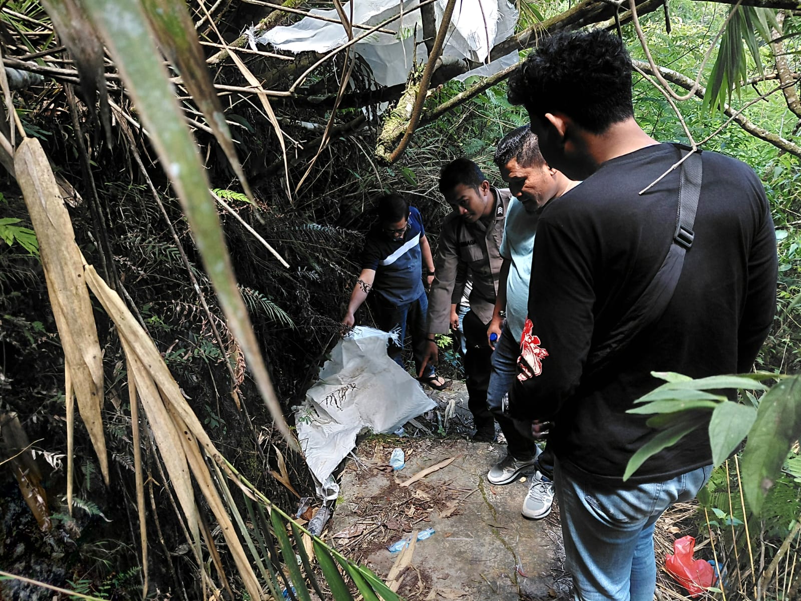 Tindaklanjuti Laporan Masyarakat, Satres Narkoba Polres Pakpak Bharat Grebek Sarang Narkoba (GSN)