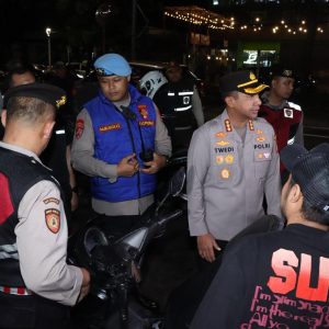 Cegah Kejahatan Jalanan, Polres Jakbar Intensifkan Patroli dan Operasi Kepolisian, 4 Orang Bawa Sabu dan Obat Terlarang