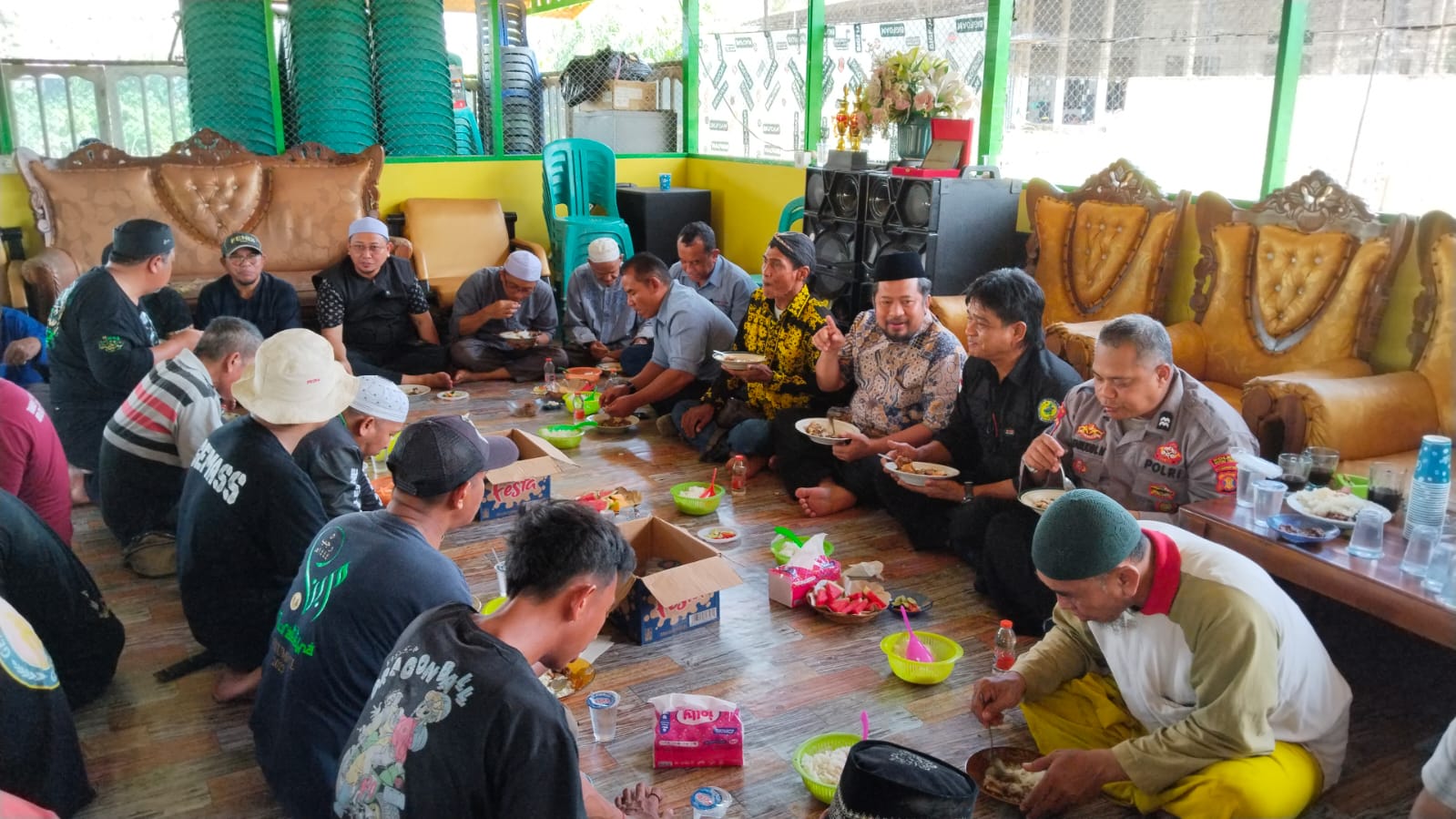 KAPOLRES KUTIM AJAK WARGA BANJAR JAGA KERUKUNAN DAN TIDAK MIDAH TERPROVOKASI ISU SARA