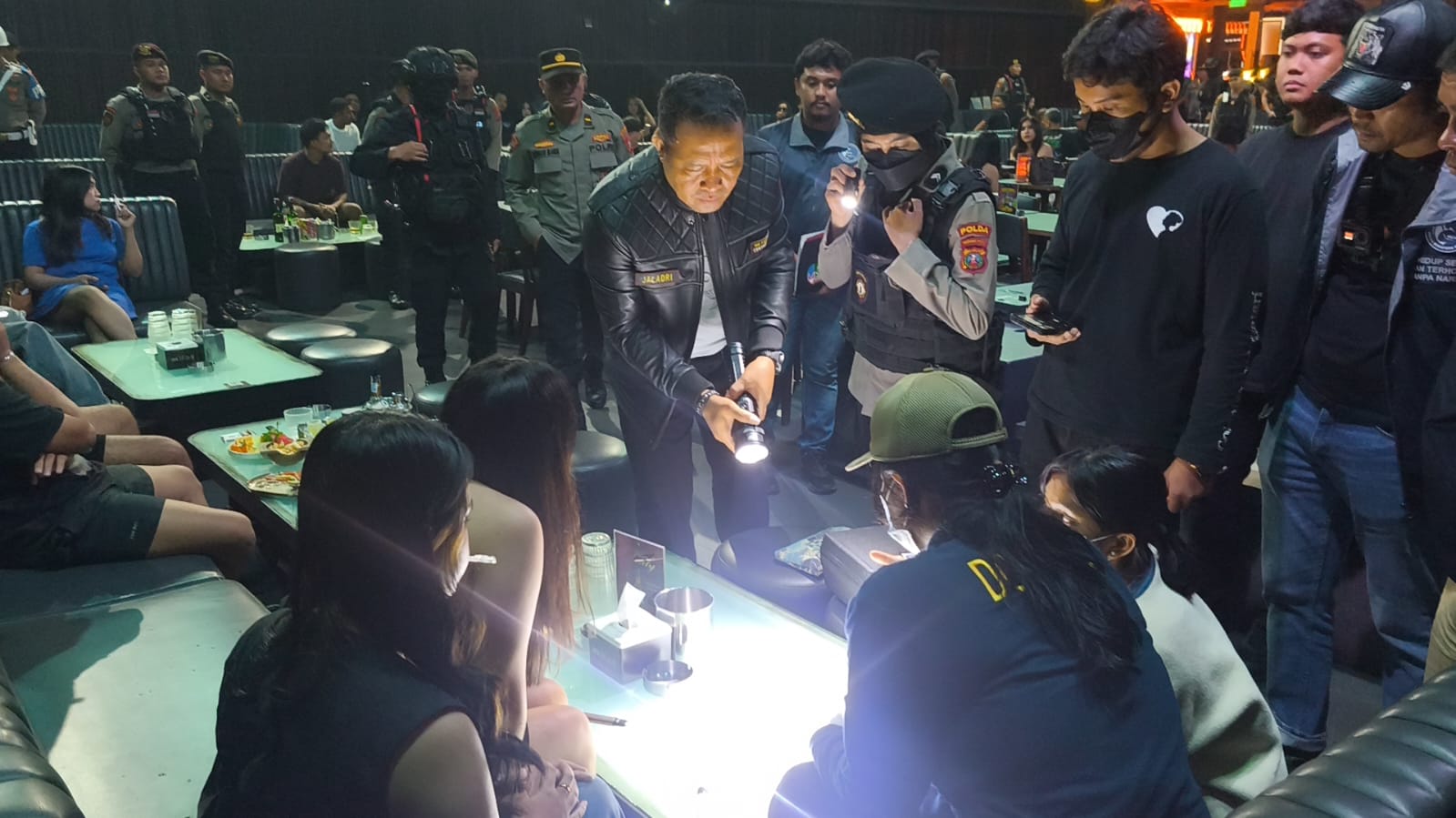 Dalam Semalam Empat THM di Medan Dirazia, Polda Sumut Amankan Lima Pengunjung Positif Narkoba