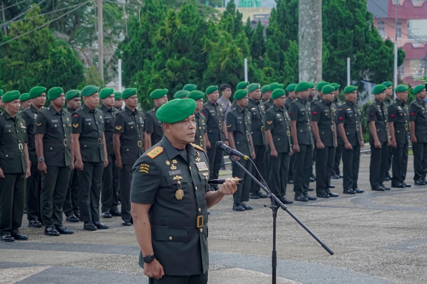 Peringati HUT ke – 69, Pangdam XV/Pattimura Pimpin Ziarah di TMP Kapahaha Ambon