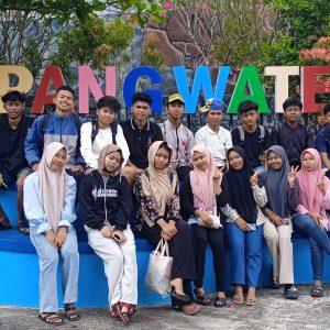 Siswa Siswi SMAN 2 Berikan Dukungan Kepada Sampang Water Park Sebagai Wisata Air Terbaik Madura