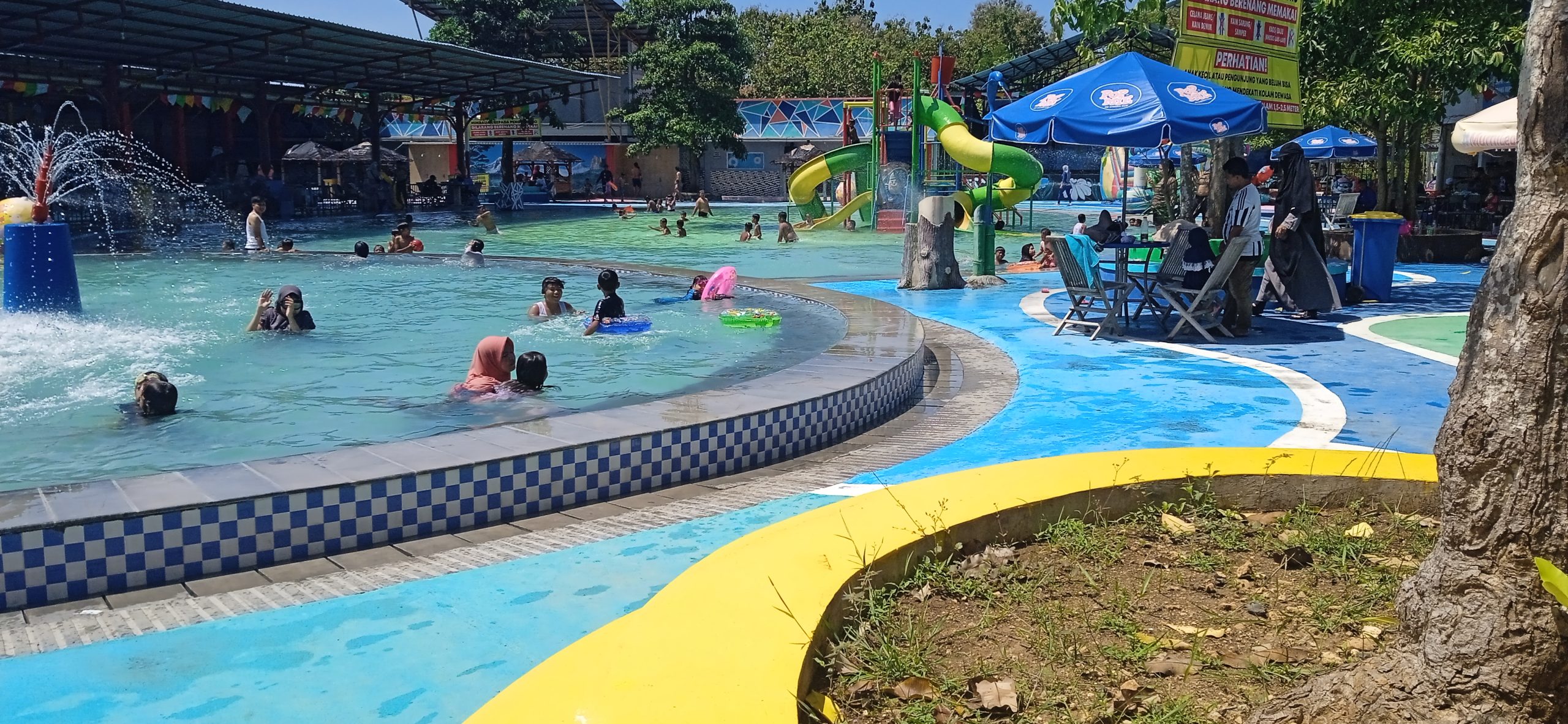 Weekend Minggu Pertama Bulan Mei 2026 Pengunjung Ramaikan Sampang Water Park