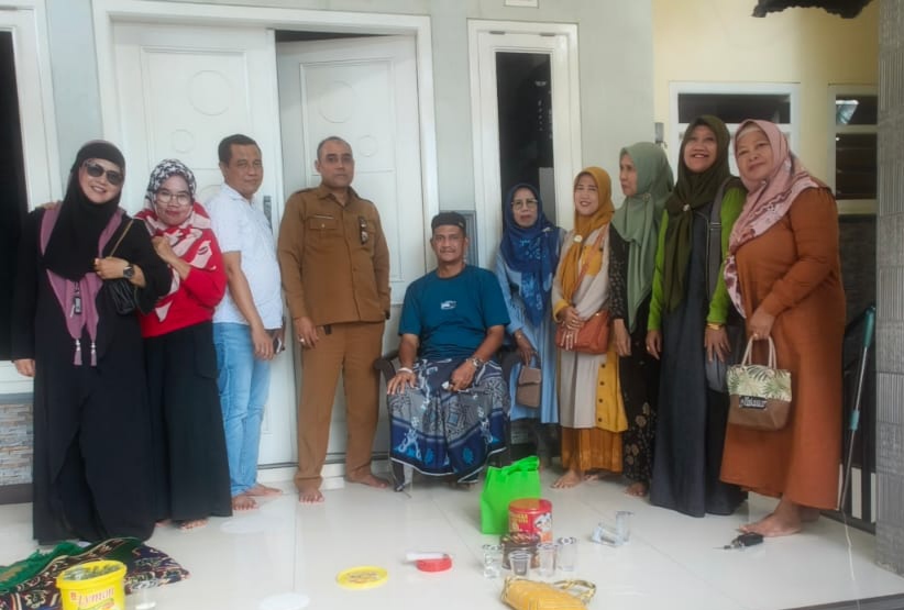 Perwakilan Tretan Alumni SMANSA 88 Besuk Sobat Makke Ending, Berikan Dukungan Moril dan Doa Kesembuhan Pasca Operasi