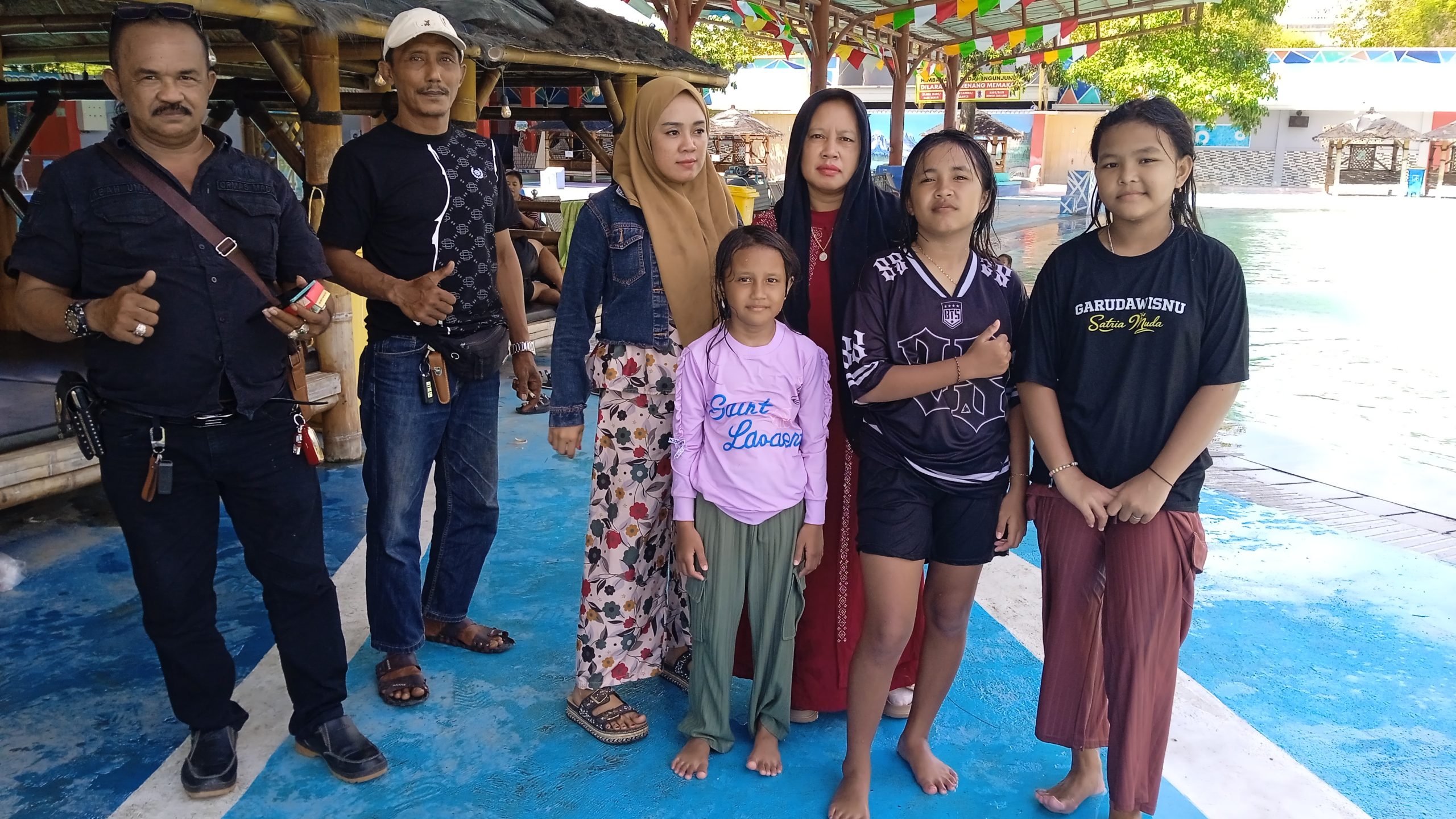 Keluarga Abah Umar Wakil DPC MADAS Surabaya Kunjungi Sampang Water Park