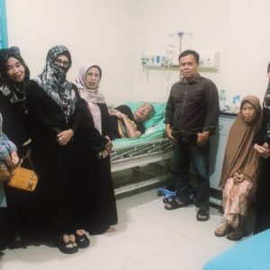 Tretan Alumni SMANSA 88 Besuk Beey Yazid di RSMZ Sampang, Semoga Segera Sembuh