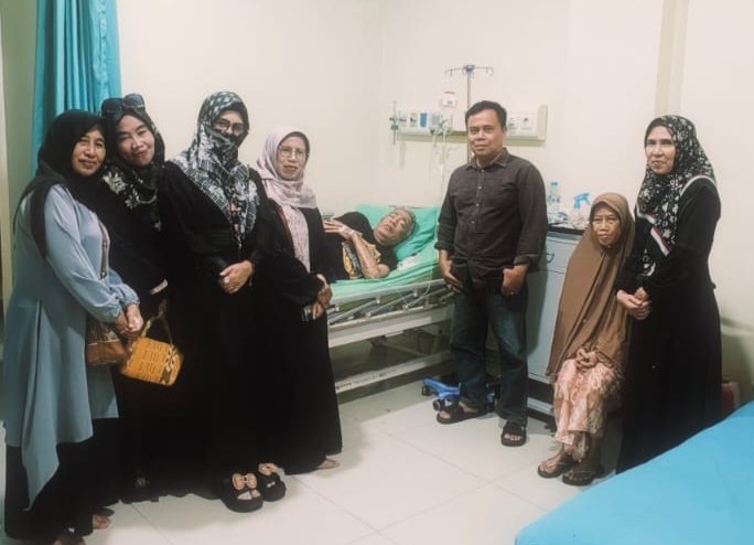 Tretan Alumni SMANSA 88 Besuk Beey Yazid di RSMZ Sampang, Semoga Segera Sembuh