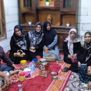 Agenda Pamungkas, Alumni SMANSA 88 Takziyah Kerumah Almarhumah Orangtua Marhamah Noer di Torjun
